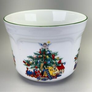 Kronester Bavaria Christmas Tree
Holiday Decor Planter Dish Bowl